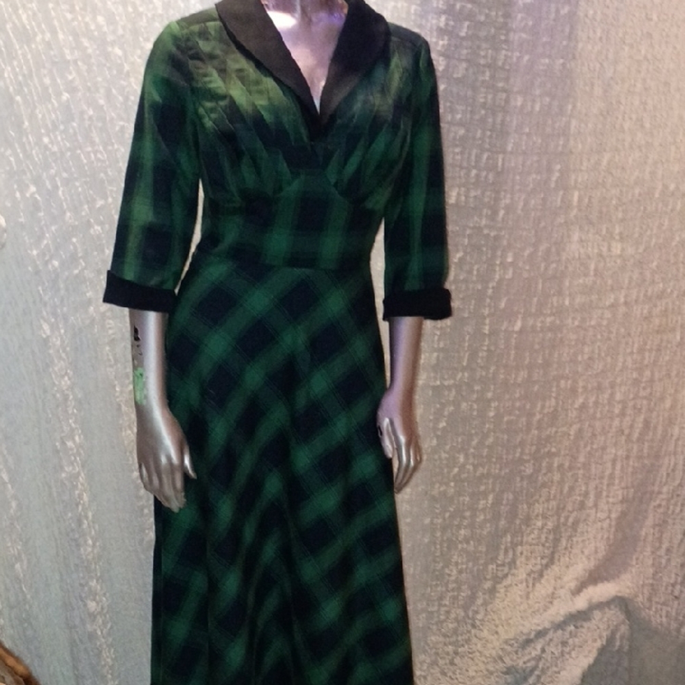Voodoo Vixen Black and Green Plaid Long Sleeve Dress